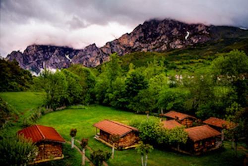 Hotel Rural Picos De Europa Posada De Valdeon Eksteriør bilde